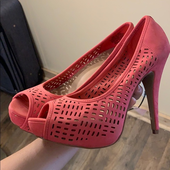 High Heels - Picture 3 of 4